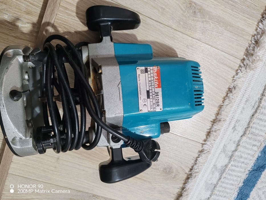 Продам фрезер Макита в оригинале