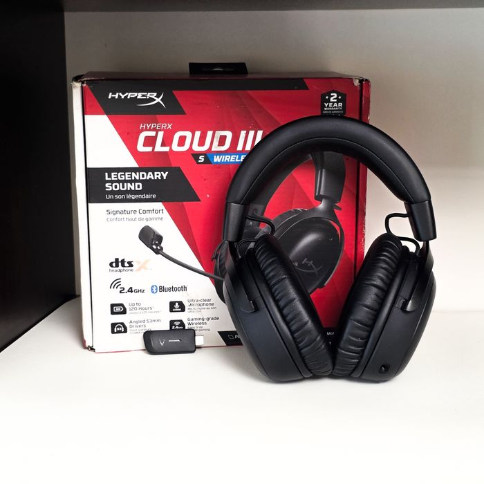 HyperX Cloud III S Wireless + HyperX QuadCast S + Logitech StreamCam