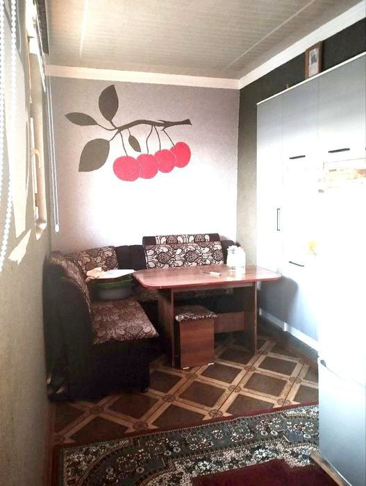 Uy 3 xonali 400 mln koson