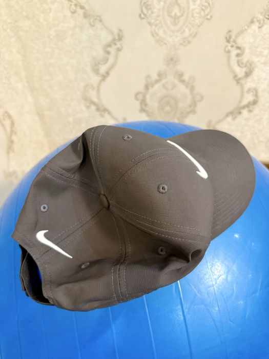 Продам Кепки. Loro Piano и Nike