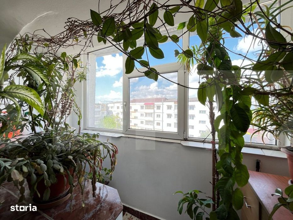 Apartament 3 camere semidecomandat, 58 mp, etaj 4 – zona Garii