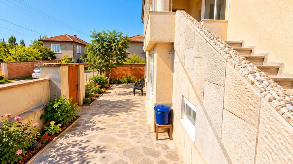 Продава се Къща в с. Лозен, Област Хасково - 180 кв.м за 361 €/кв.м - Снимка #2