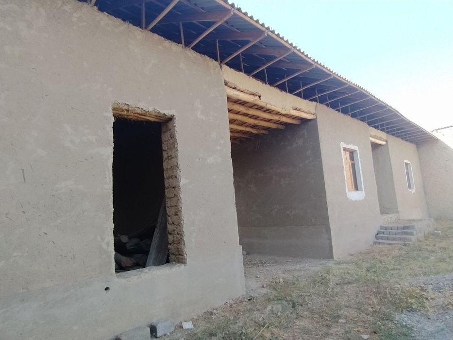 Jizzax shaxar zilol mahallada 5 xona hovli sotiladi