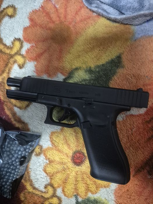 Glock 17 airsoft co2