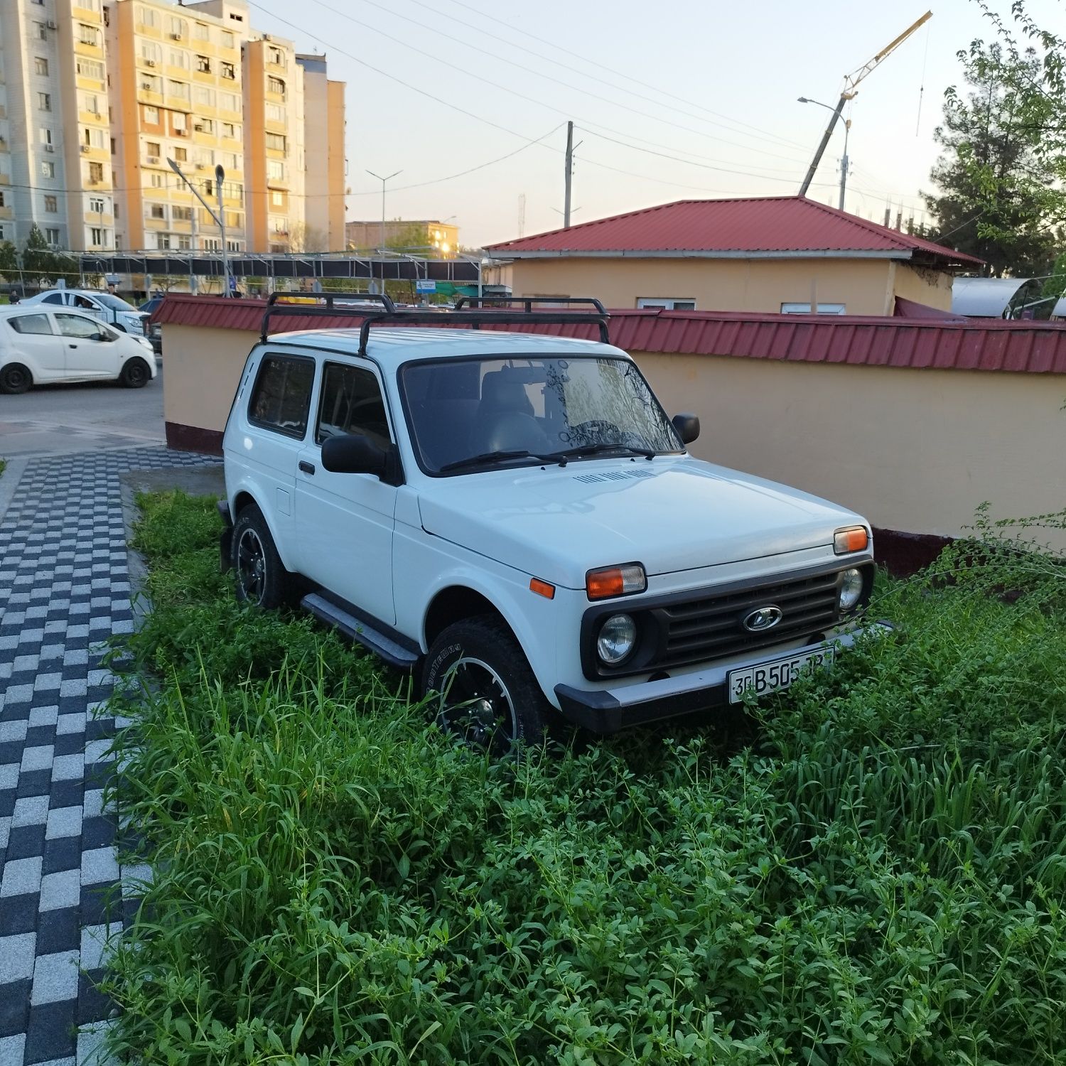 нива 21214 - Легковые автомобили - OLX.uz