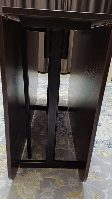 Продается стол книжка б/у