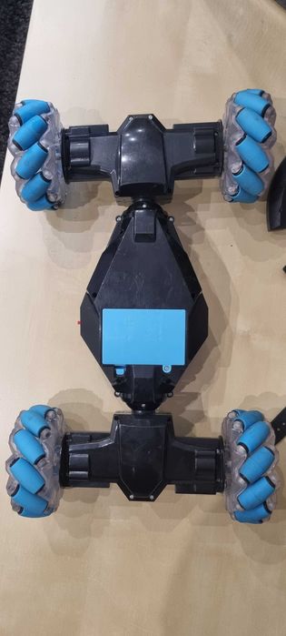 Кола FOLIE HERALD със сензорно дистанционно управление и светещи гуми