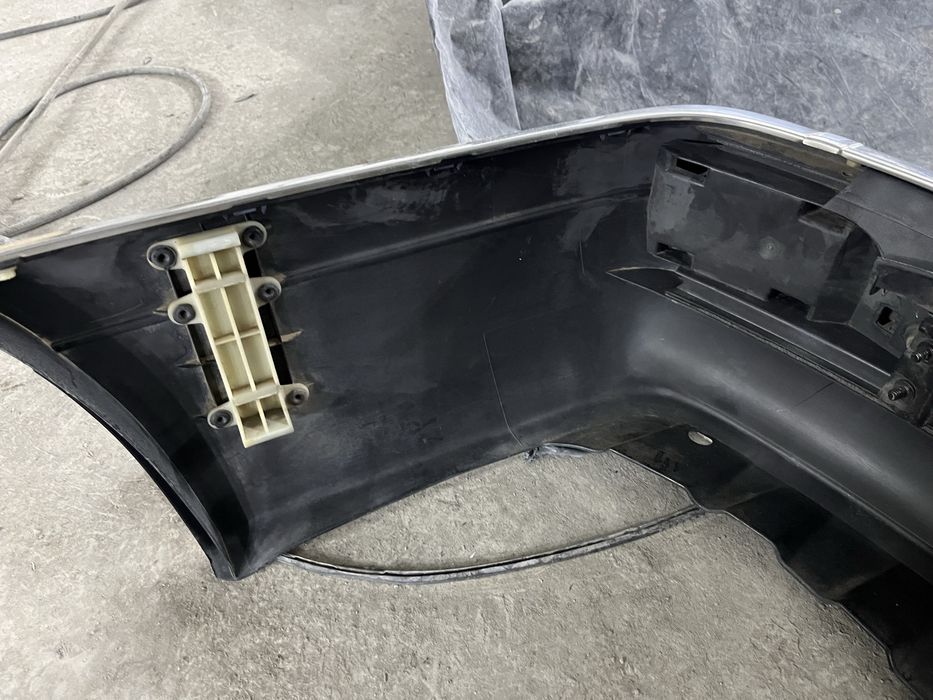 Бампер на ауди 80-90 Б3