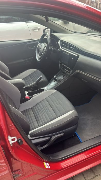 Toyota Auris 2015 hybrid TS
