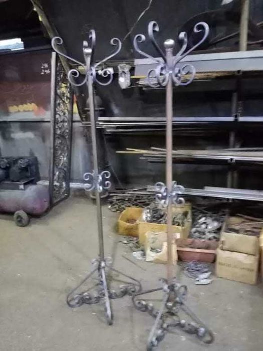 Закачалки и портманта от ковано желязо