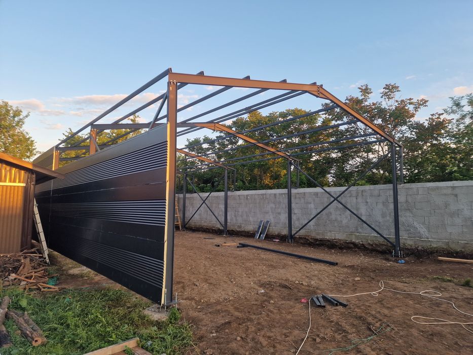 Vindem hale metalice mărimi diferite