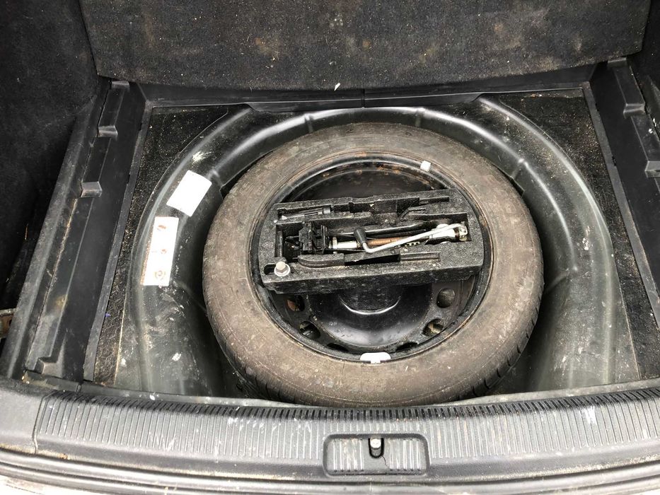 Piese din dezmembrari VW Golf 6 combi, 1.6 diesel CAYC DSG negru LC9X