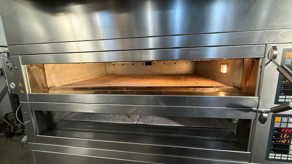 Cuptor vatra Miwe Condo etajat panificație patiserie hota aproape nou