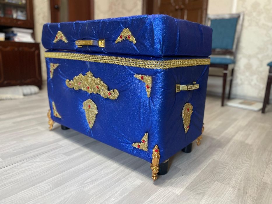 Сундук (дерево, винил, узоры, мягкий)