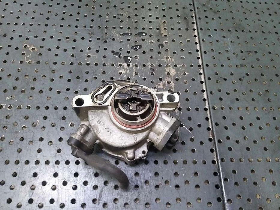 Pompa vacuum 1.6 d volvo v40 9684786780