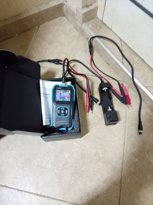 Професионален тестер за литиево йонни батерии