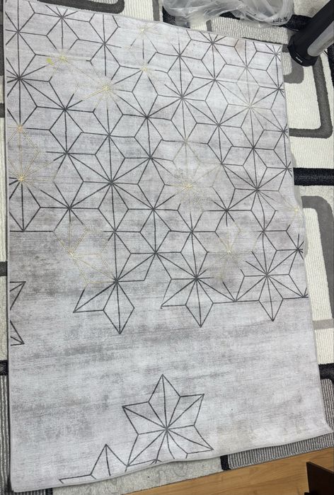 Продам палас. За символическую цену.