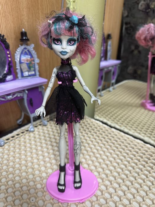 Продам куклу монстр хай!