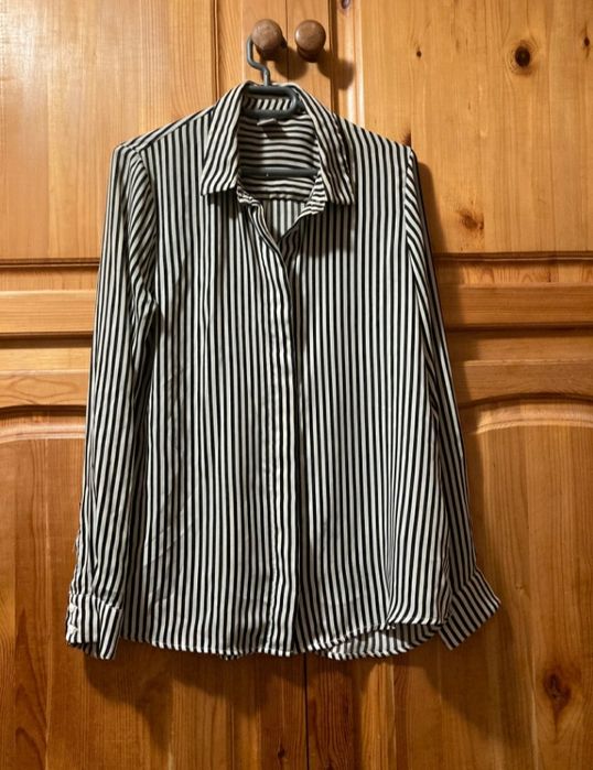 Предлагам дамски топове и ризи размер M/L