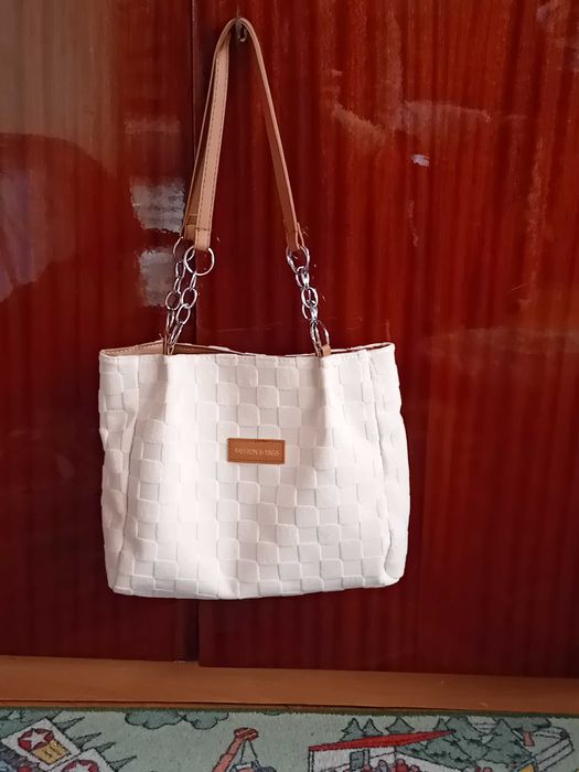 Дамски кожени портмонета