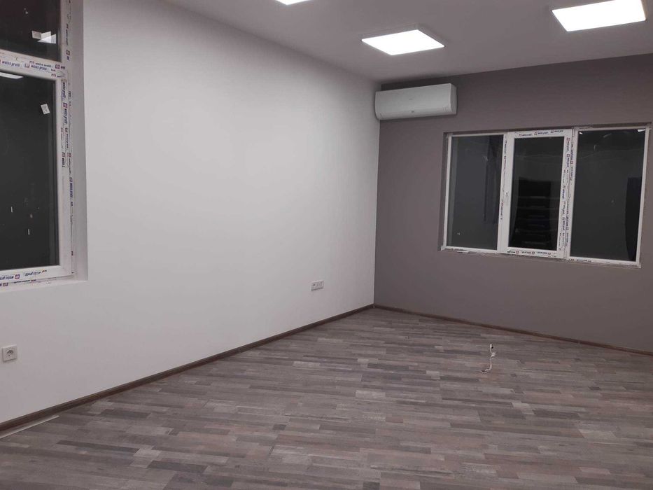 Дава се под наем Офис в Русе, Център - 53 кв.м за 306 € - Снимка #2