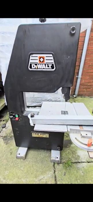 Fierastrau cu banda Dewalt dw3401