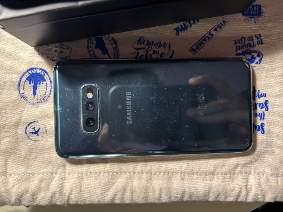 телефон Samsung s10e