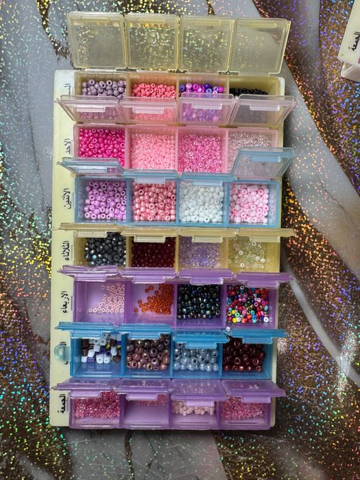 Бисер с контейнерами