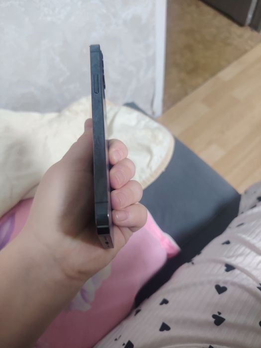 Продам iPhone 12 про