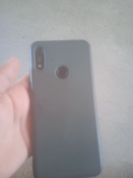 Honor8a xotirasi 32 aybi ekrani singan registratsiyaga tushgan lekin