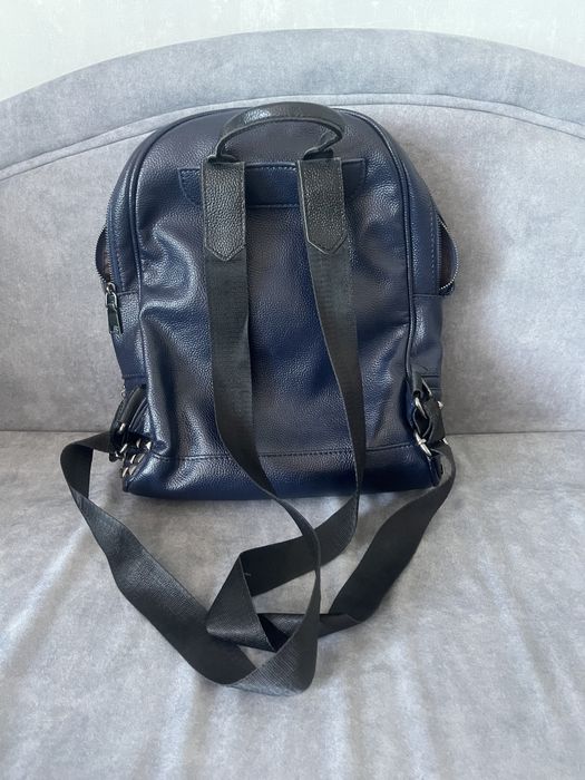 Синий, кожаный рюкзак