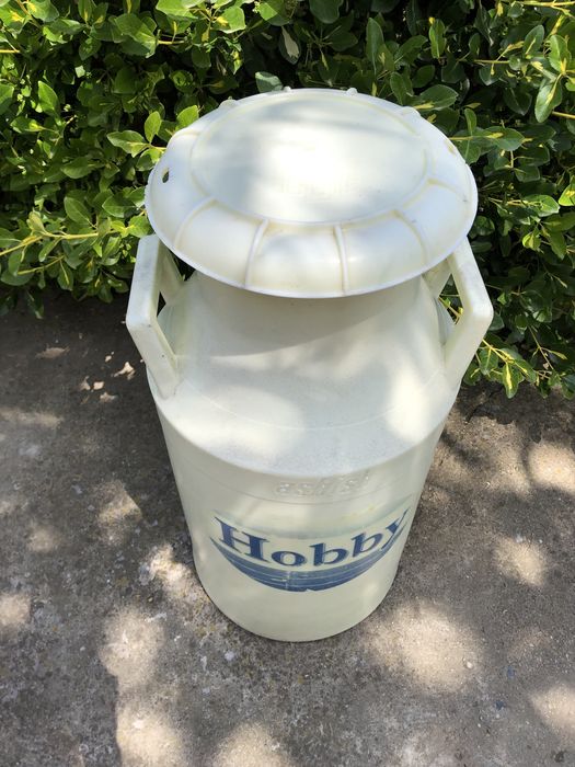 Голям английски универсален пластмасов бидон -38,5 литра