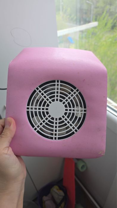 Отдам пылесос для маникюра