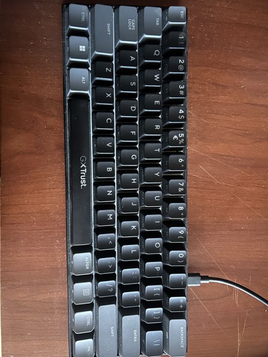 Mouse- cu lumini, mousepad, tastatura-cu lumini