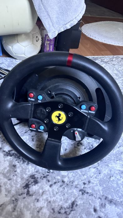 volan thrustmaster t300rs