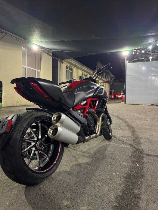 Ducati Diavel Carbon