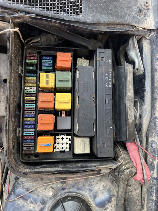 bmw e32 zapchastlari  m30 b35 mator bor