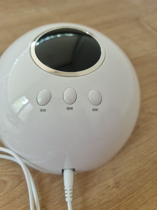 Lampa UV pentru unghii