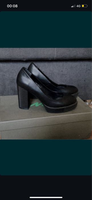 Продам туфли новые