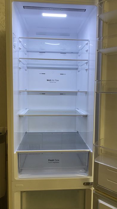 Холодильник двухкамерный LG