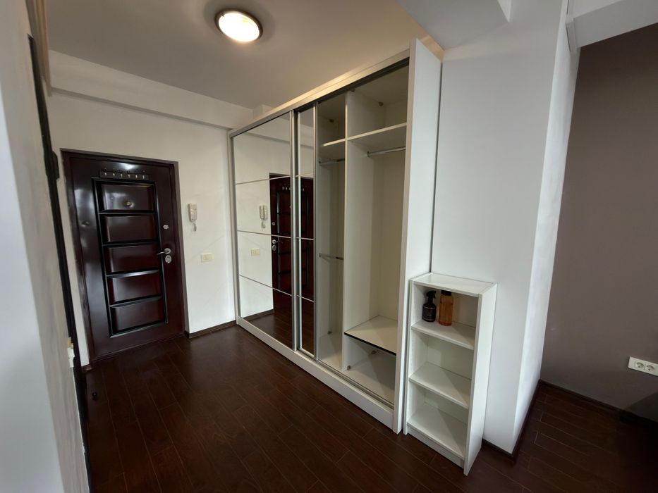 Inchiriez garsoniera Militari Residence cu acces parcare