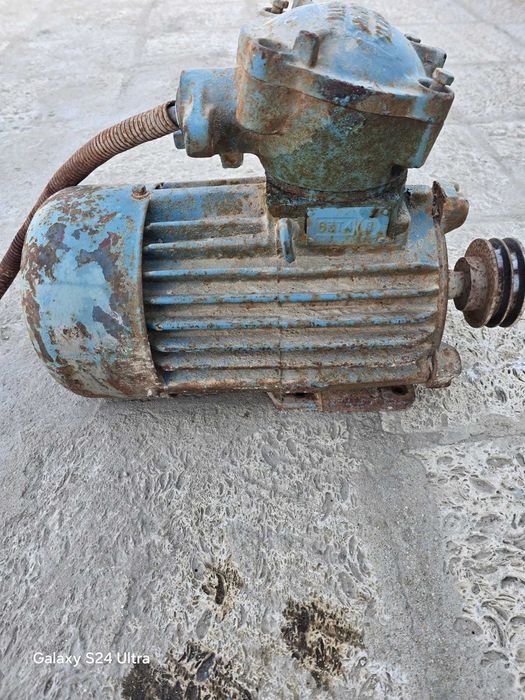 Электро двигатель  на 380 В 3 шт разные