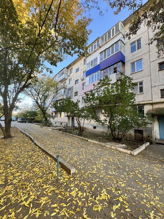 Продам 2 ком кв 49 м2 в районе двд