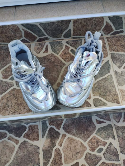 Дамски кецове и обувки