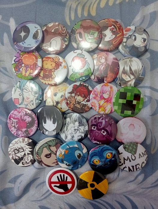 Продам самоделные значки по фд