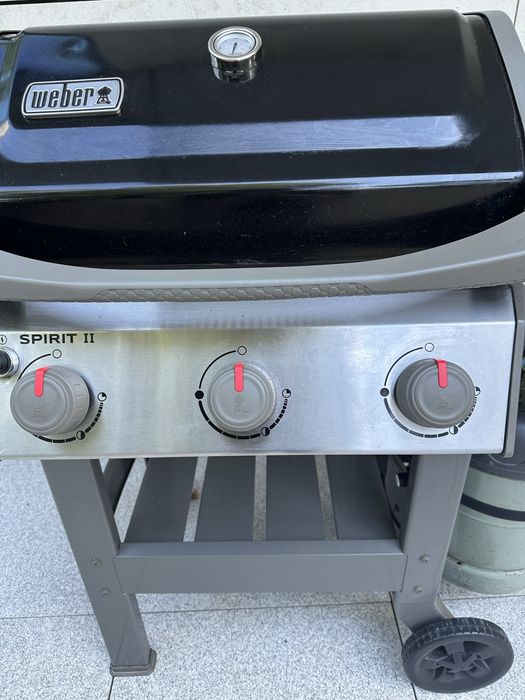 Gratar pe gaz Weber Spirit II E-310 (3 arzătoare) + Husă Weber