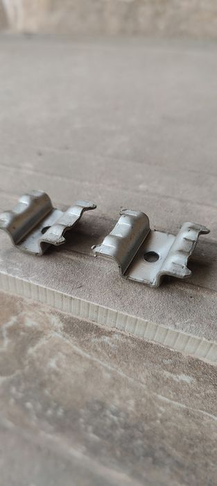 Крепеж клипса для террасной доски