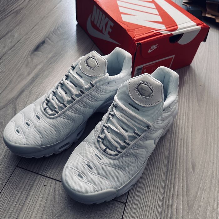 Nike Air Max Plus noi 39,5
