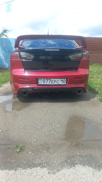 Митсубиси лансер 2010 года