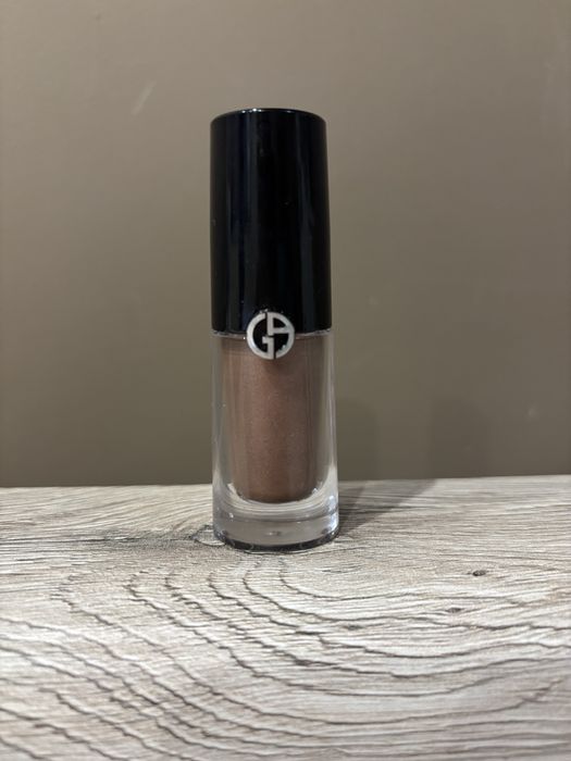 Козметика на Dior,Armani